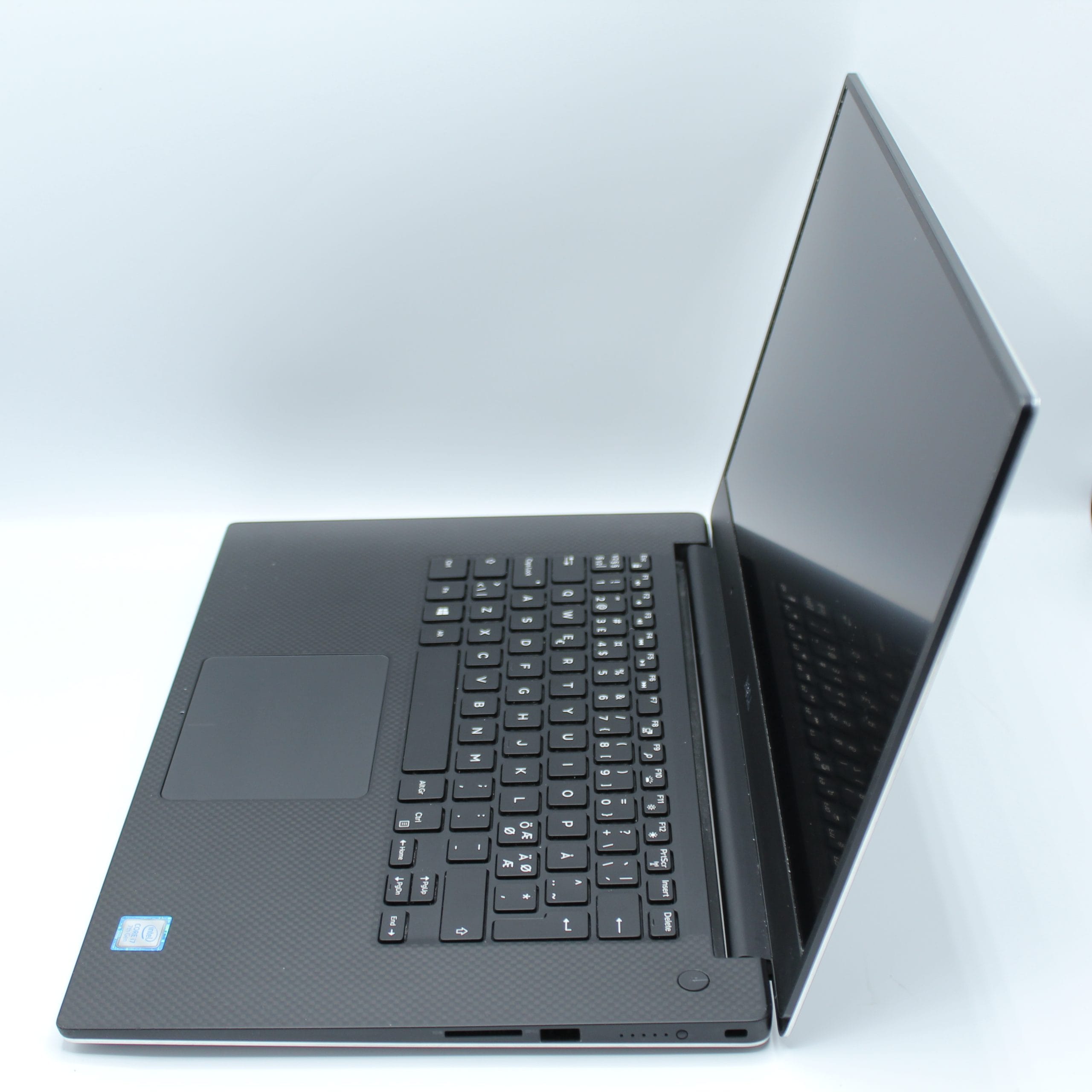 Dell XPS 15 9560 i7-7700HQ/16GB/512GB/uusi akku kannettava tietokone - Image 3