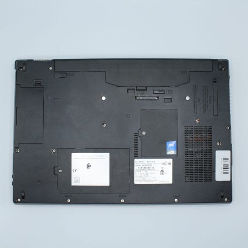 Fujitsu LifeBook E556 i5-6200U/16GB/256GB/uusi akku kannettava tietokone - Image 5