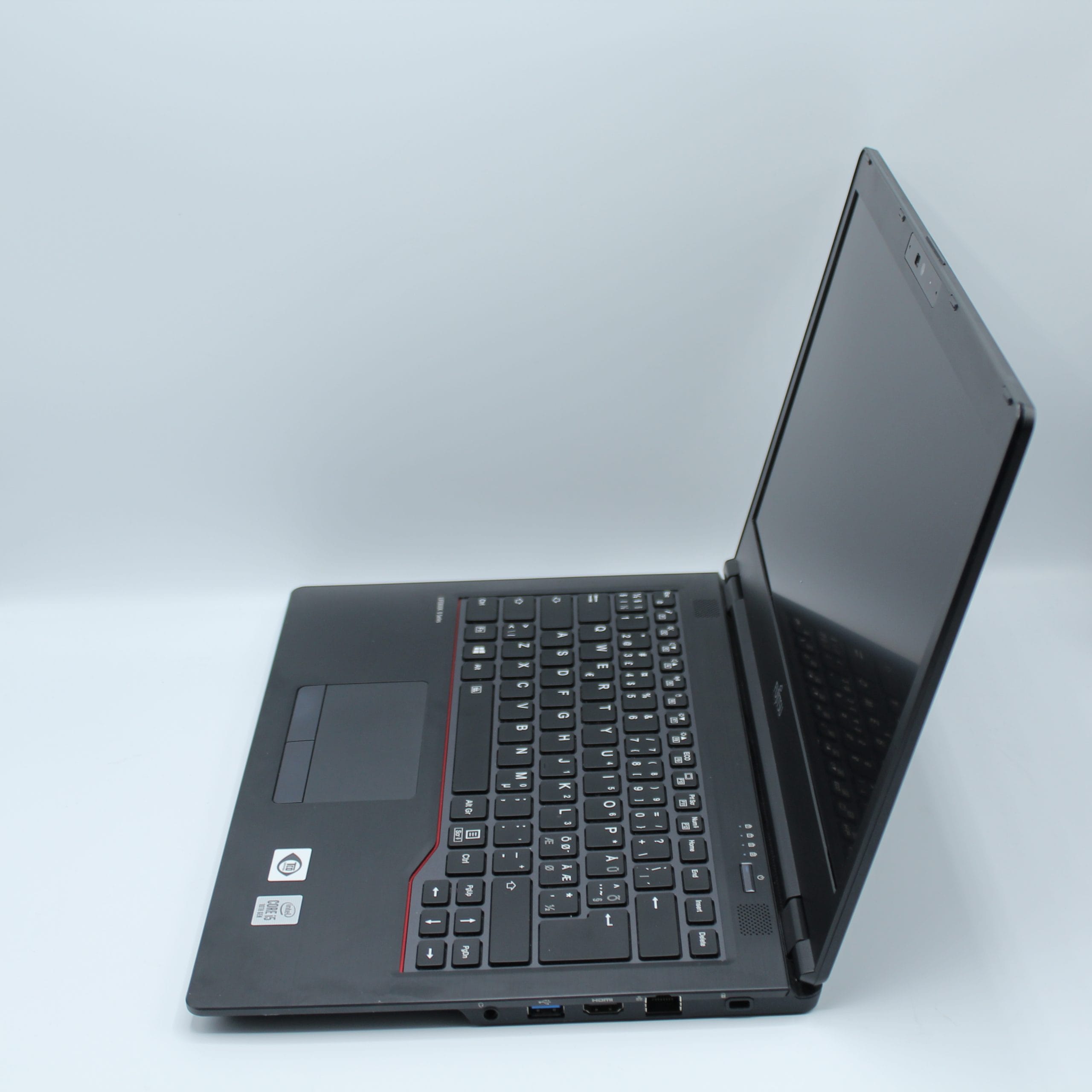 Fujitsu LifeBook U7410 i5-10210U/16GB/256GB/uusi akku kannettava tietokone - Image 3